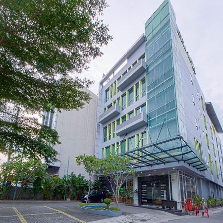 Putra Mulia Hotel メダン エクステリア 写真