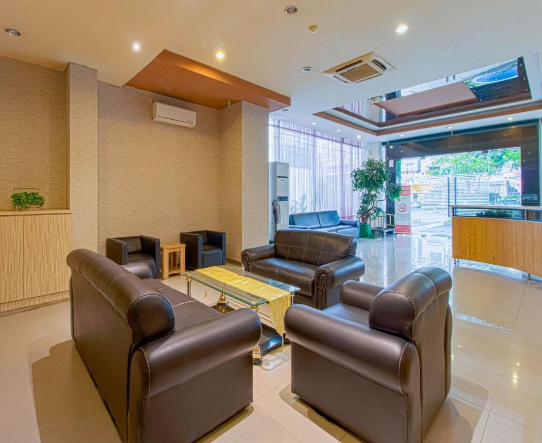 Putra Mulia Hotel メダン エクステリア 写真