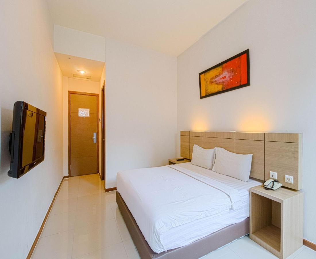 Putra Mulia Hotel メダン エクステリア 写真