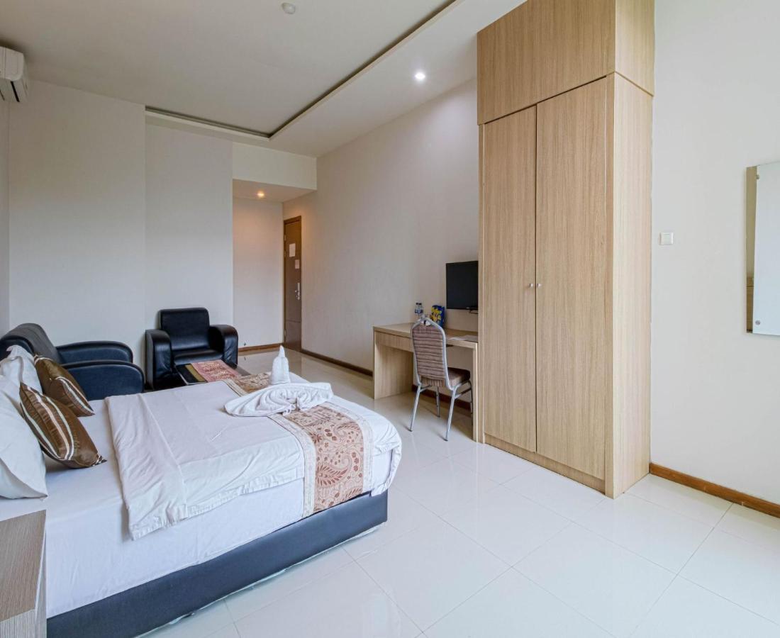 Putra Mulia Hotel メダン エクステリア 写真